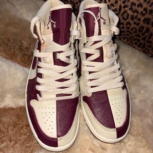 Nike Air Jordan 1 Split in the beach Mid rise Cherrywood colorway